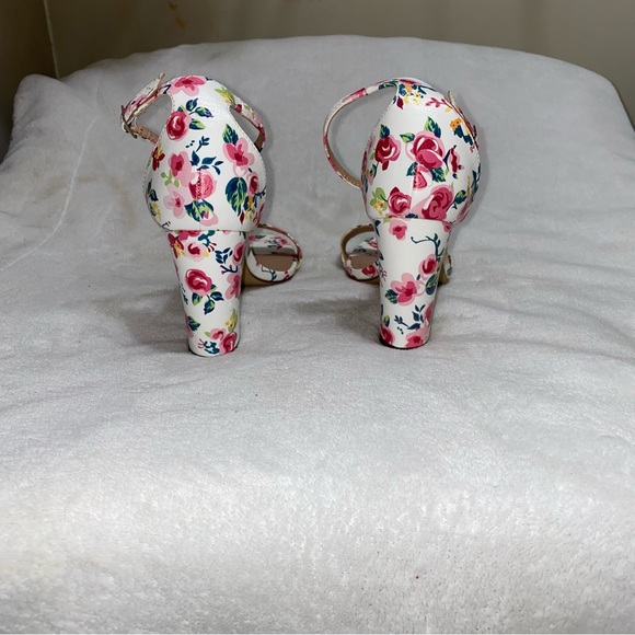 Colorful Flower heels! - Picture 4 of 5